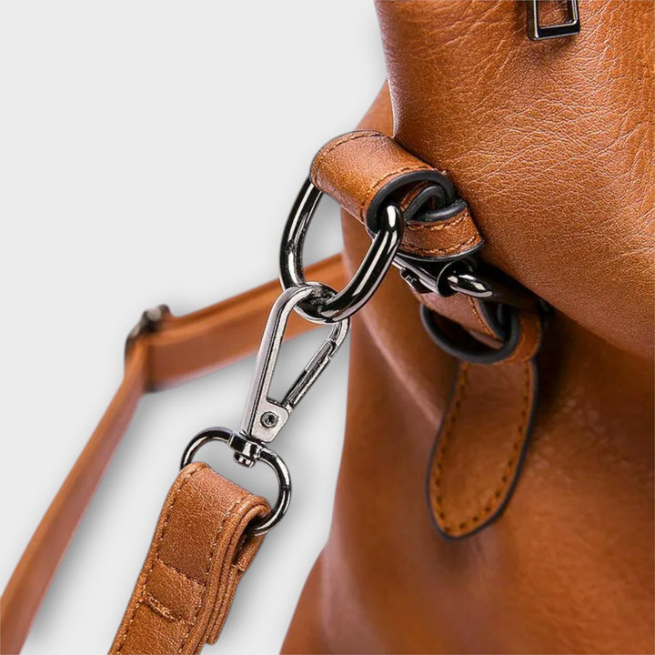 Julia – Chic and Sophisticated Handbag