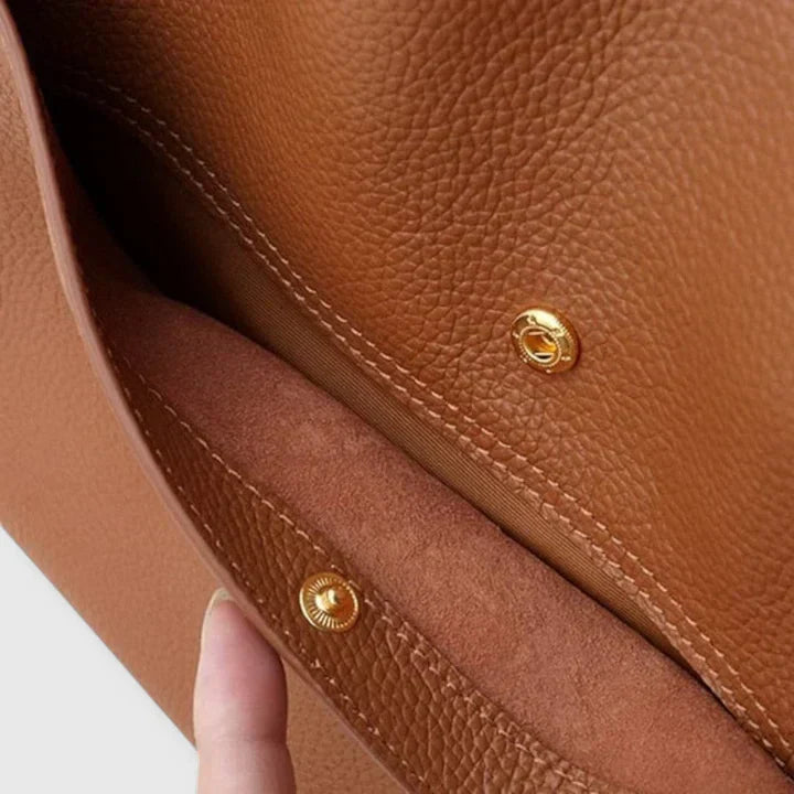 Eryzabeth | Chic and Sophisticated Handbag